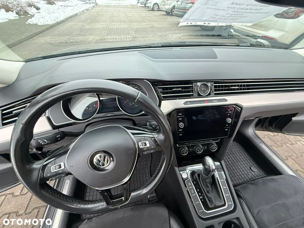 Volkswagen Passat Variant 2.0 TDI SCR DSG Highline - 23
