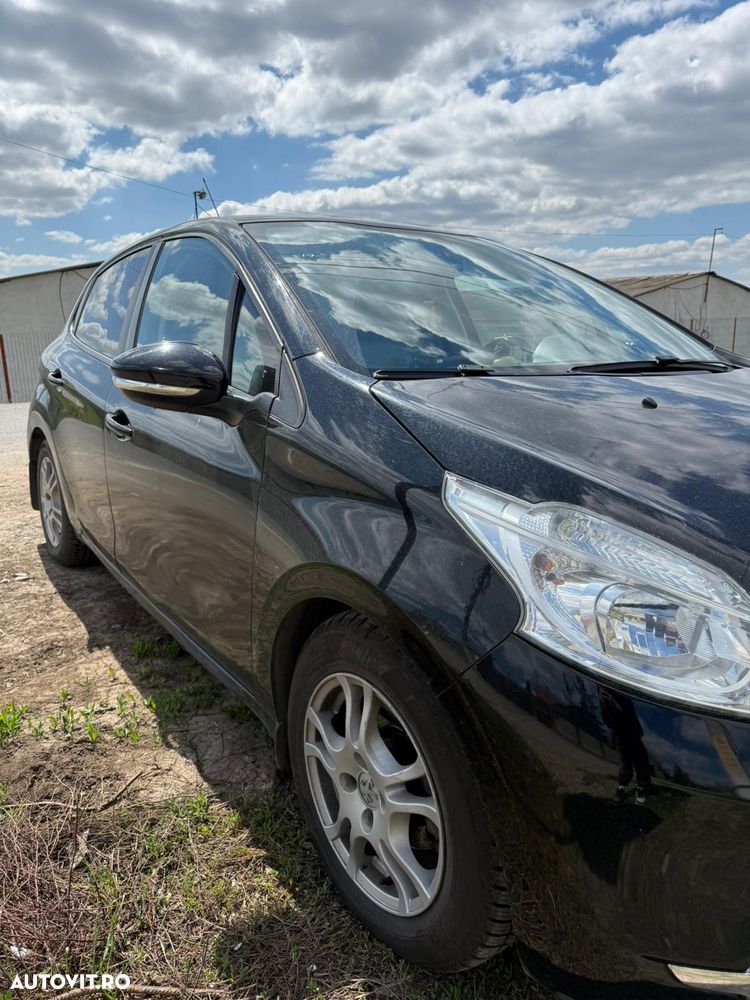 Peugeot 208 1.4 HDi FAP STT Active - 8