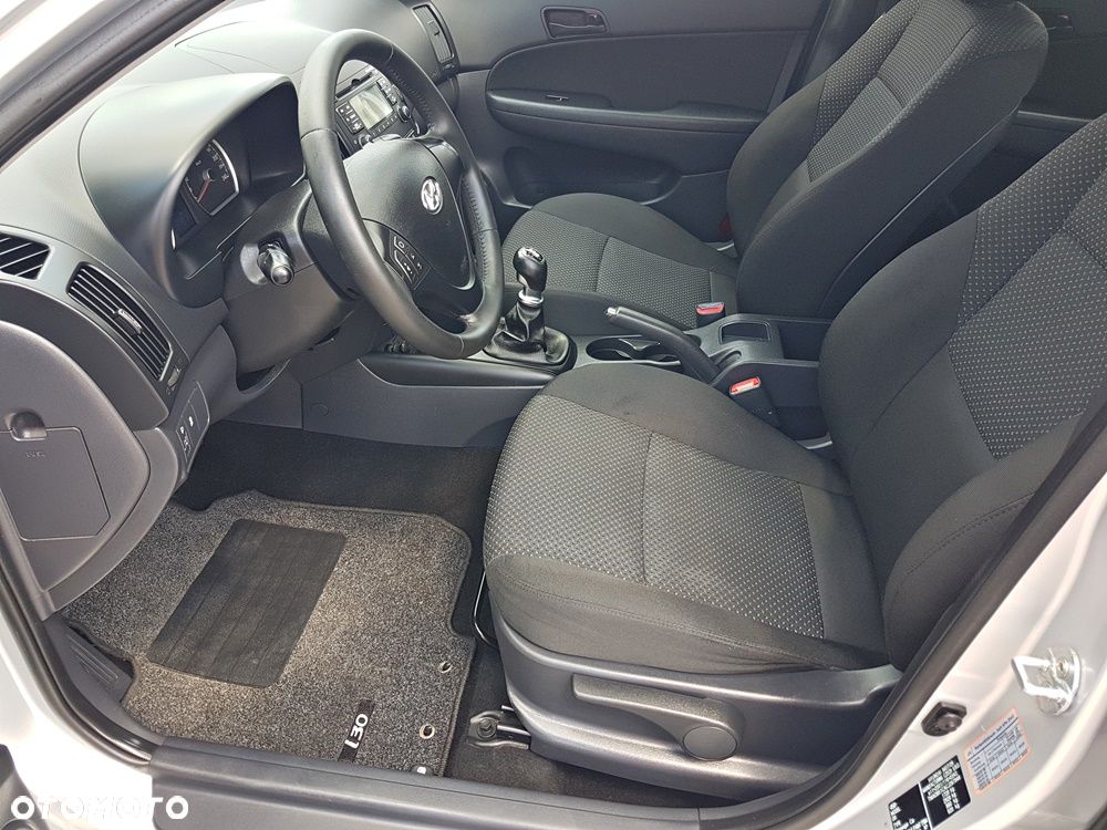 Hyundai i30 i30cw 1.4 UEFA EURO 2012 Edition - 13