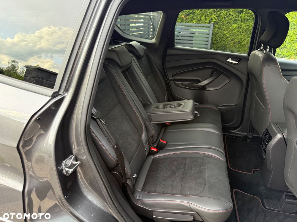 Ford Kuga 2.0 TDCi 2x4 ST-Line - 19