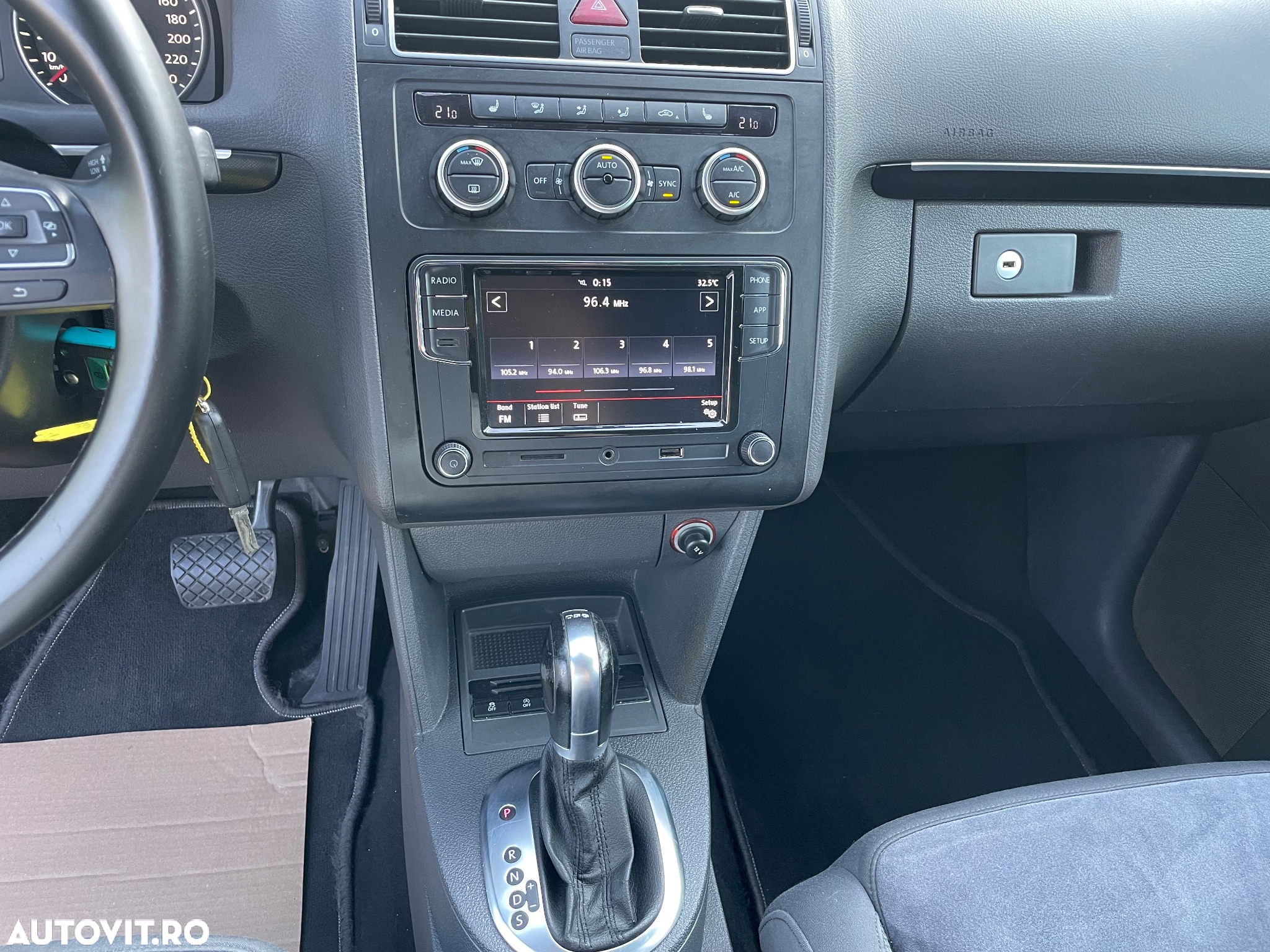 Volkswagen Touran - 16