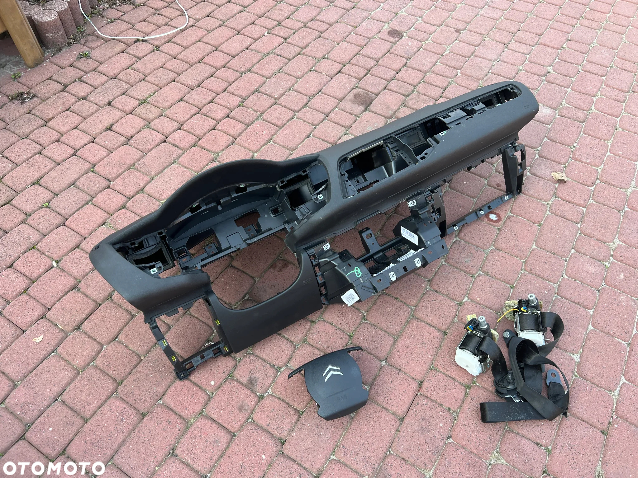 DESKA KONSOLA KOKPIT PODUSZKA PASY CITROEN C5 III X7 - 9