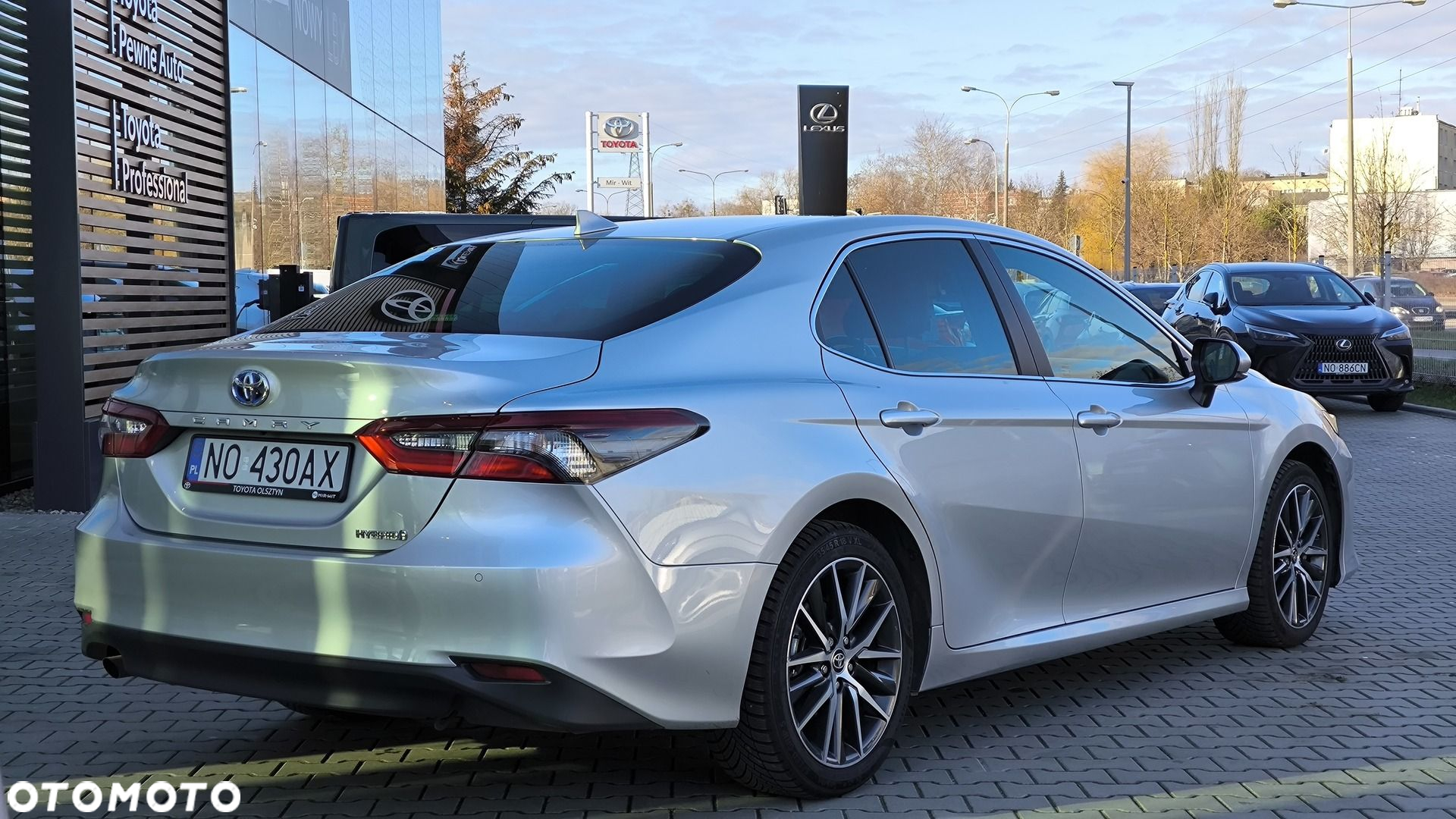 Toyota Camry - 3