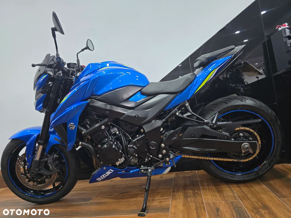 Suzuki GSX - 7