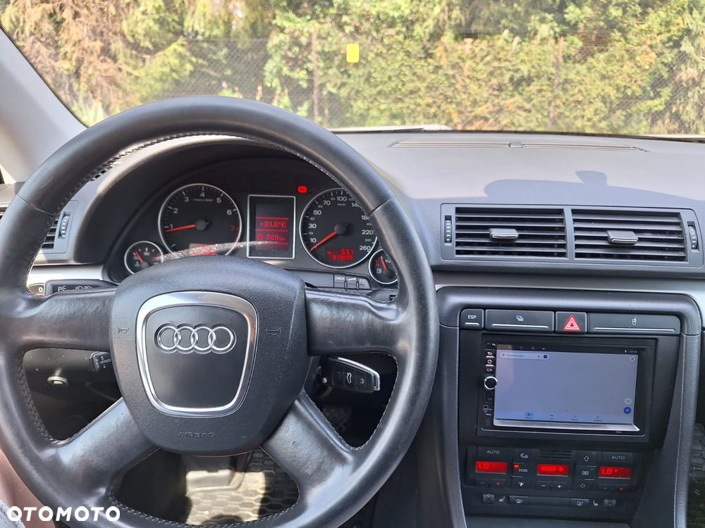 Audi A4 Limousine - 10