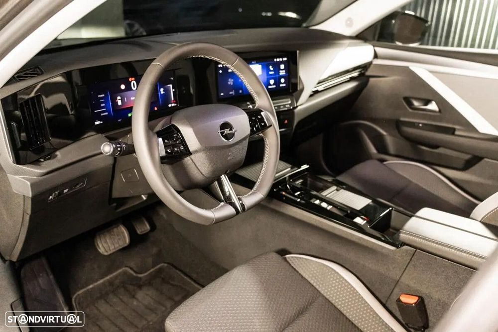 Opel Astra Sports Tourer - 15