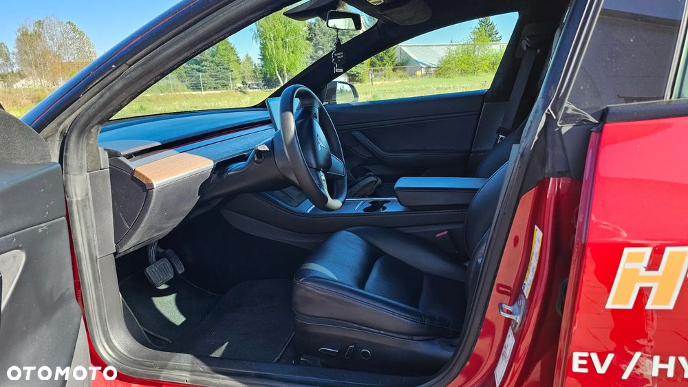 Tesla Model 3 - 8