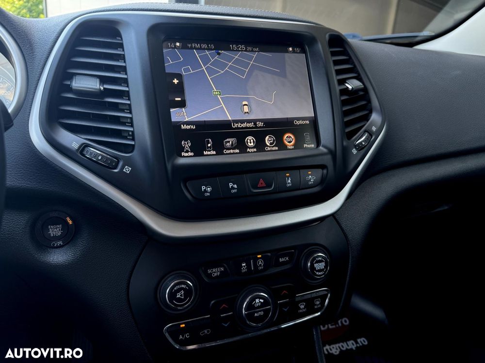 Jeep Cherokee - 10
