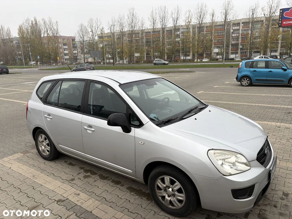 Kia Carens 2.0 EX - 12