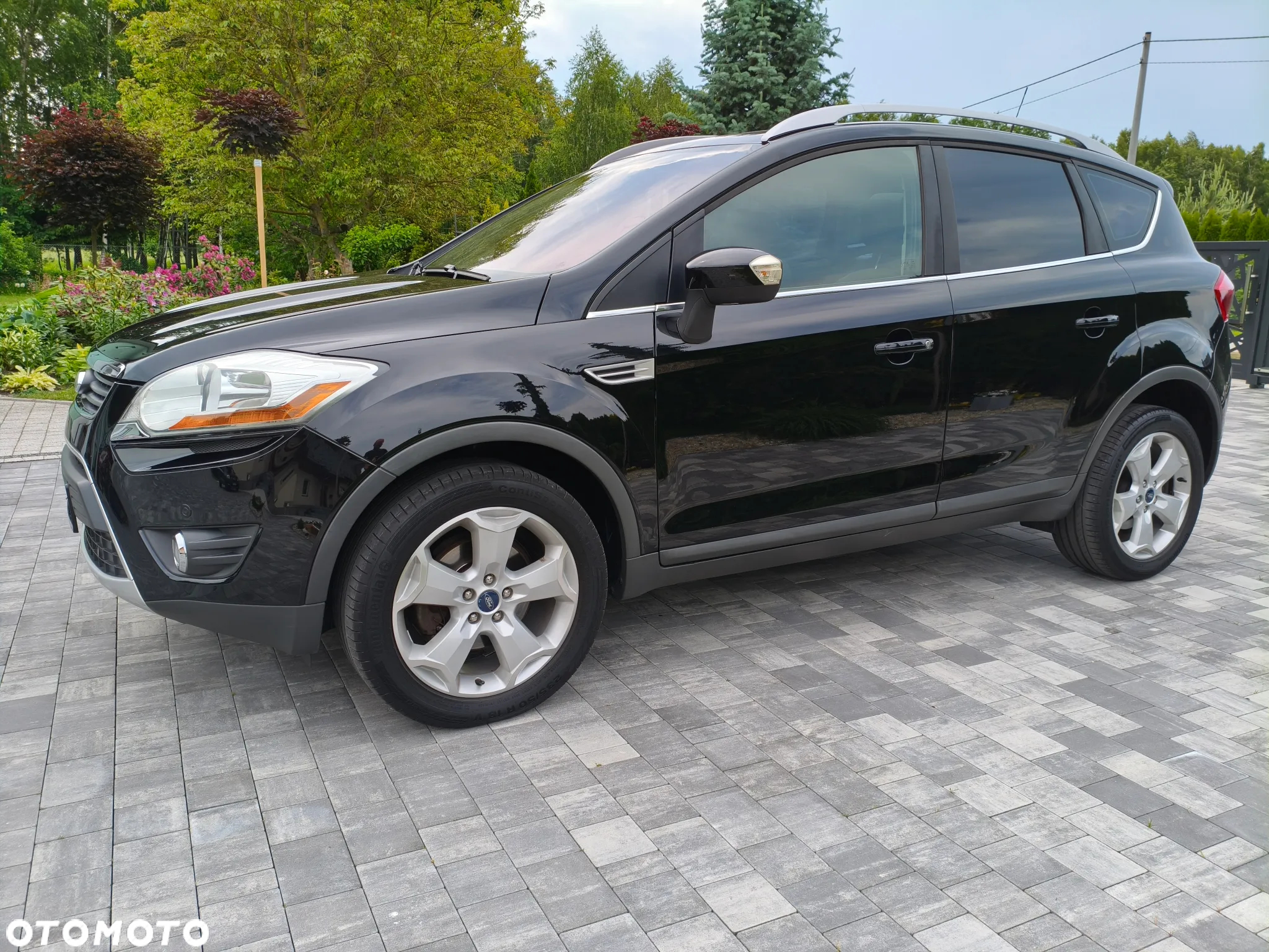 Ford Kuga 2.0 TDCi 2x4 Titanium - 4