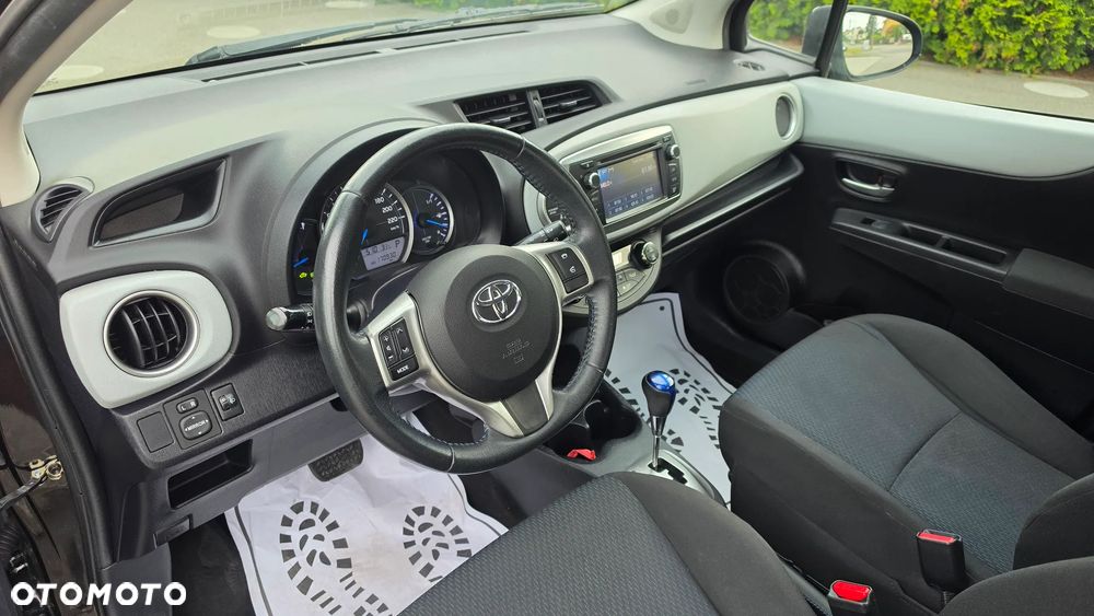 Toyota Yaris - 10