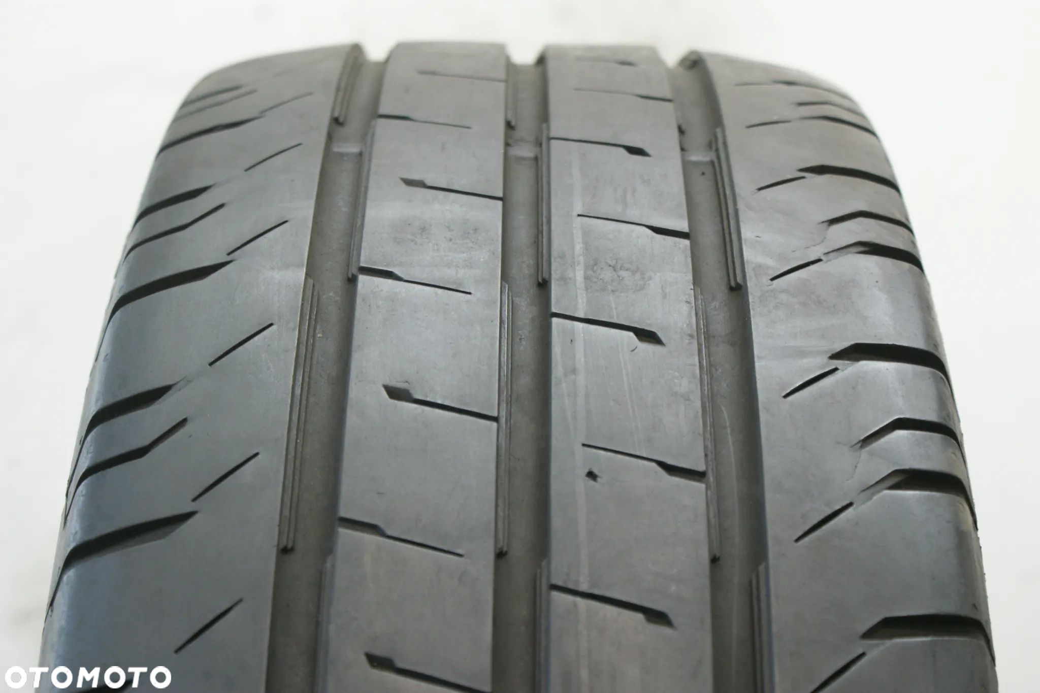 235/65R16C CONTINENTAL CONTIVANCONTACT 200 , 6,8mm B1287 - 1