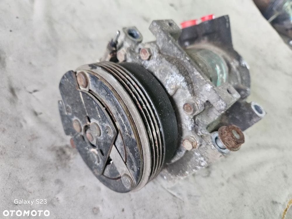 Sprężarka kompresor klimatyzacji Renault Clio II Kangoo I 1,2 1,4 8200037058 - 3