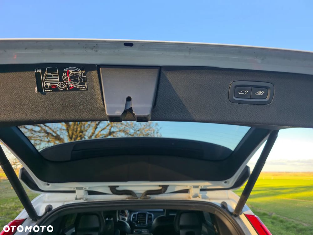 Volvo XC 90 D5 AWD R-Design - 34