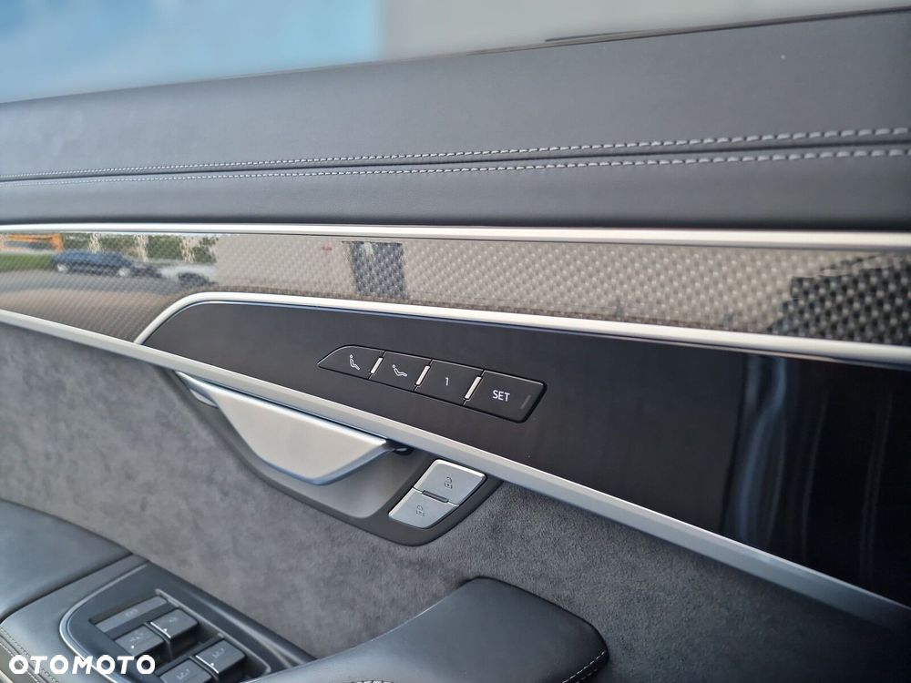 Audi A8 - 24