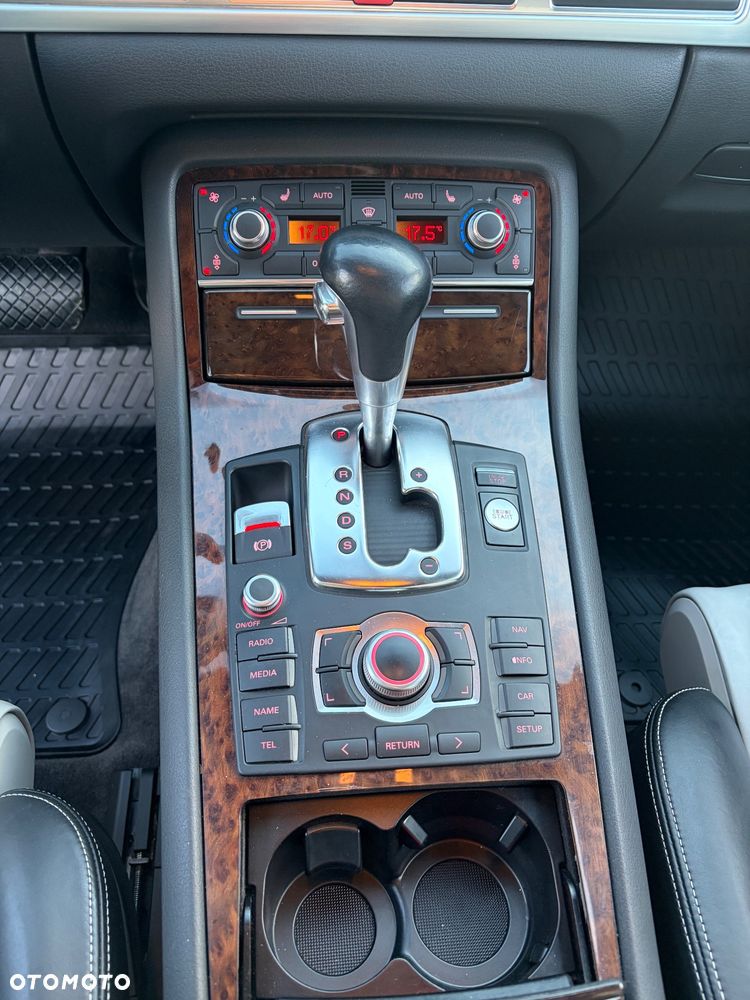 Audi A8 - 19