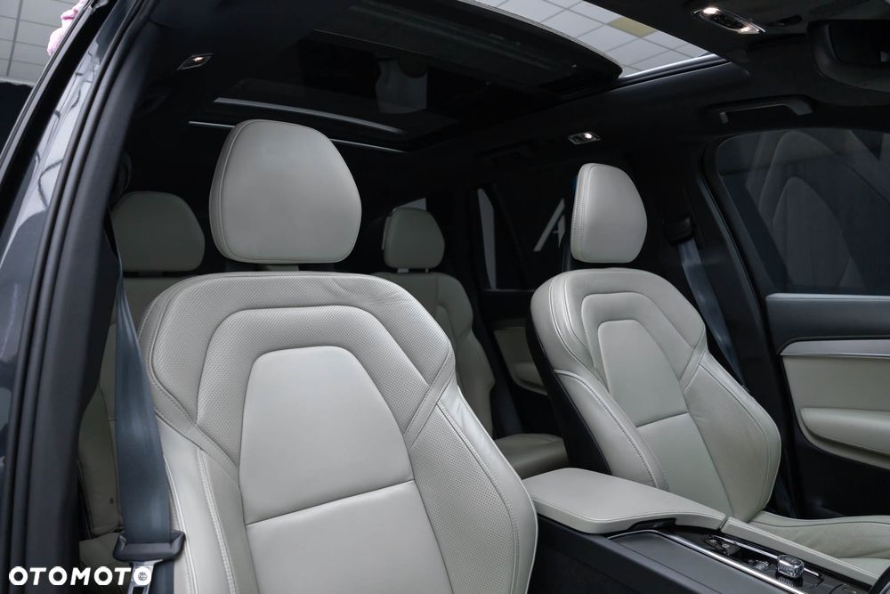 Volvo XC 90 B5 D AWD Geartronic RDesign - 32