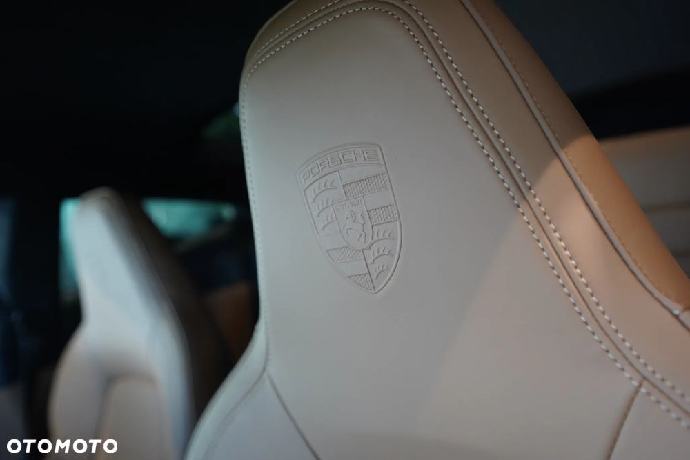 Porsche 911 GT3 Touring PDK - 24