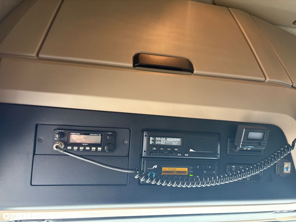 Mercedes-Benz Actros - 8