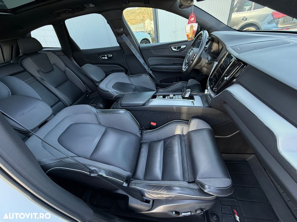 Volvo XC 60 D5 AWD Geartronic Inscription - 26