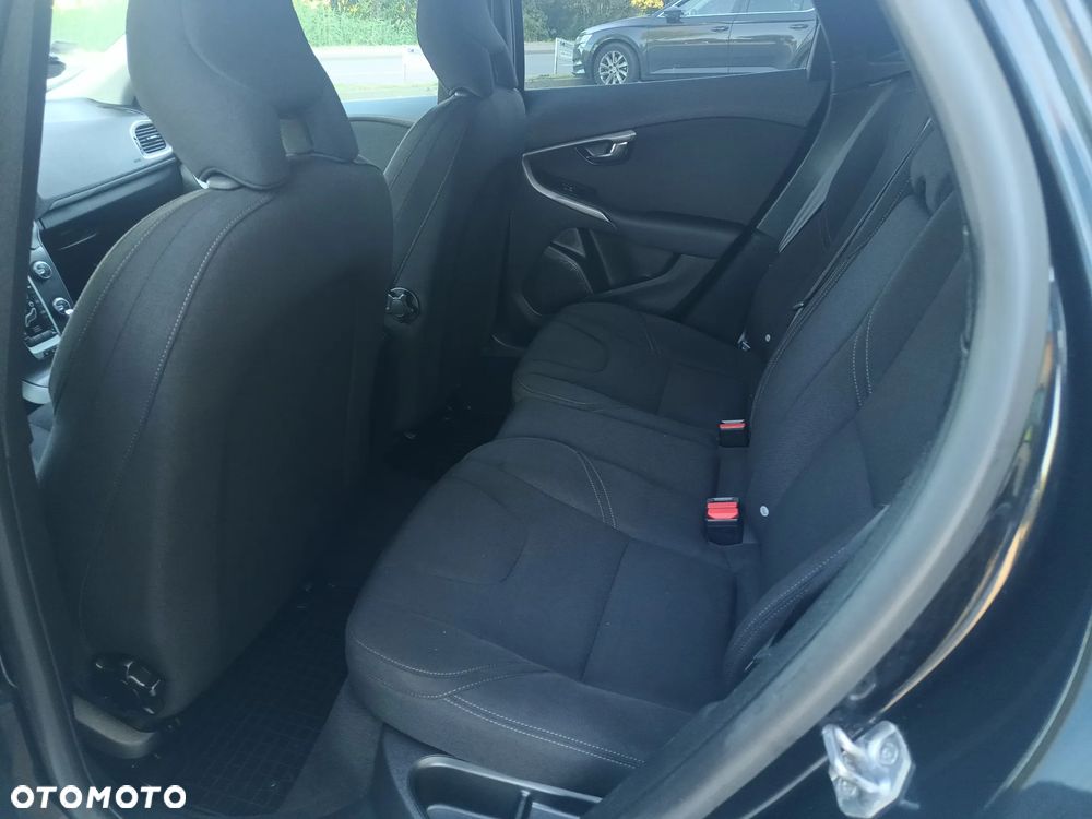 Volvo V40 D4 Momentum - 10