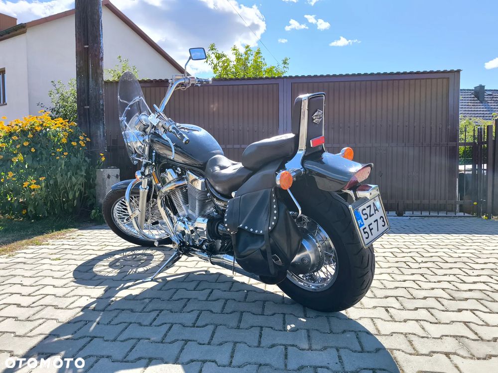 Suzuki Intruder - 6