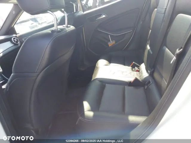 Mercedes-Benz GLA 250 4Matic 7G-DCT - 8