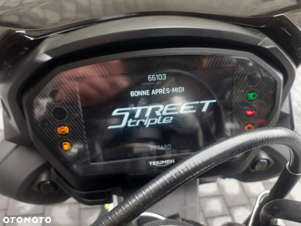 Triumph Street Triple - 4