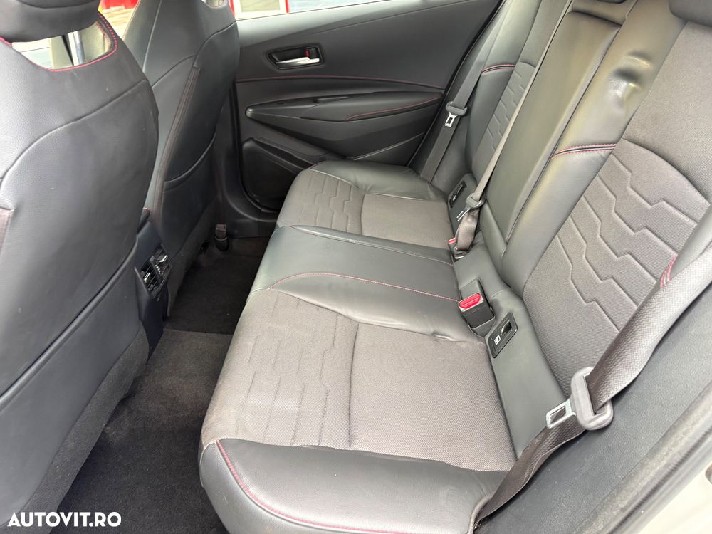 Toyota Corolla 1.8 HSD TS Exclusive - 13