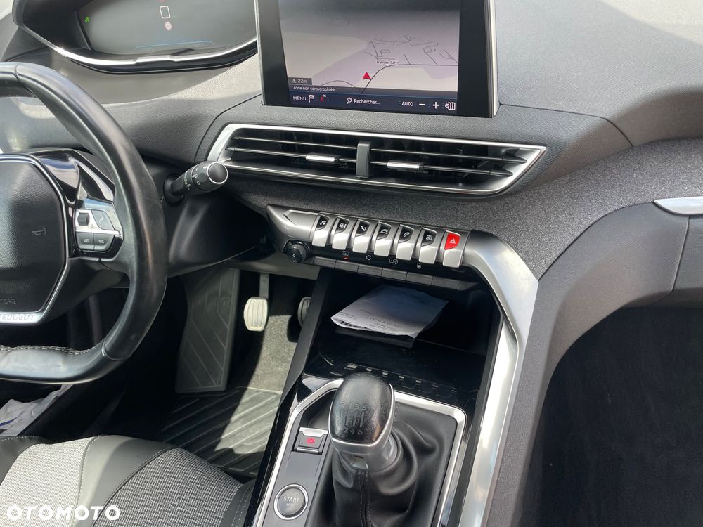 Peugeot 3008 PureTech 130 Stop & Start GPF Allure Business-Paket - 8