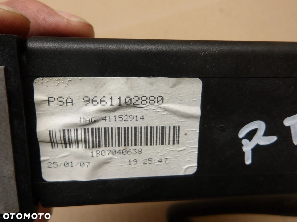 PEUGEOT 407 04-07 2.0HDI SEDAN MODUŁ ANTENY 9661102880 - 4