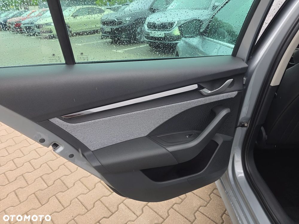 Skoda Octavia 1.5 TSI mHEV Drive Selection DSG - 11