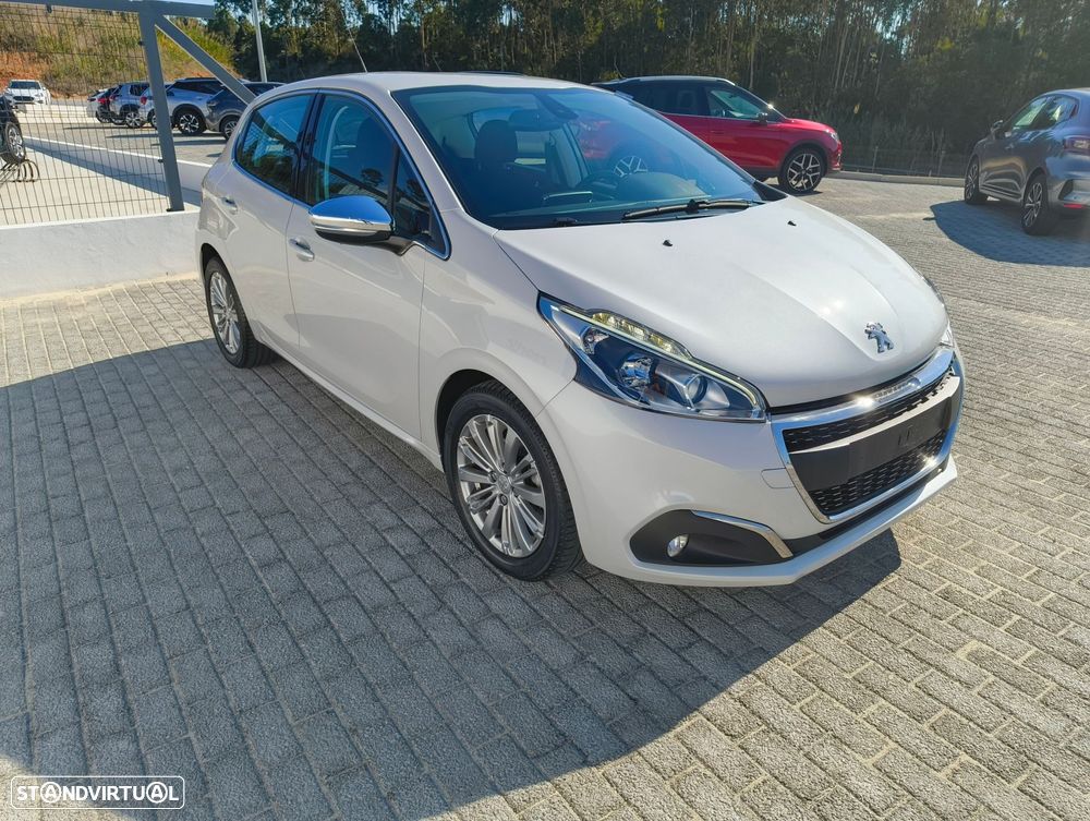 Peugeot 208 1.2 PureTech Allure EAT6 - 3