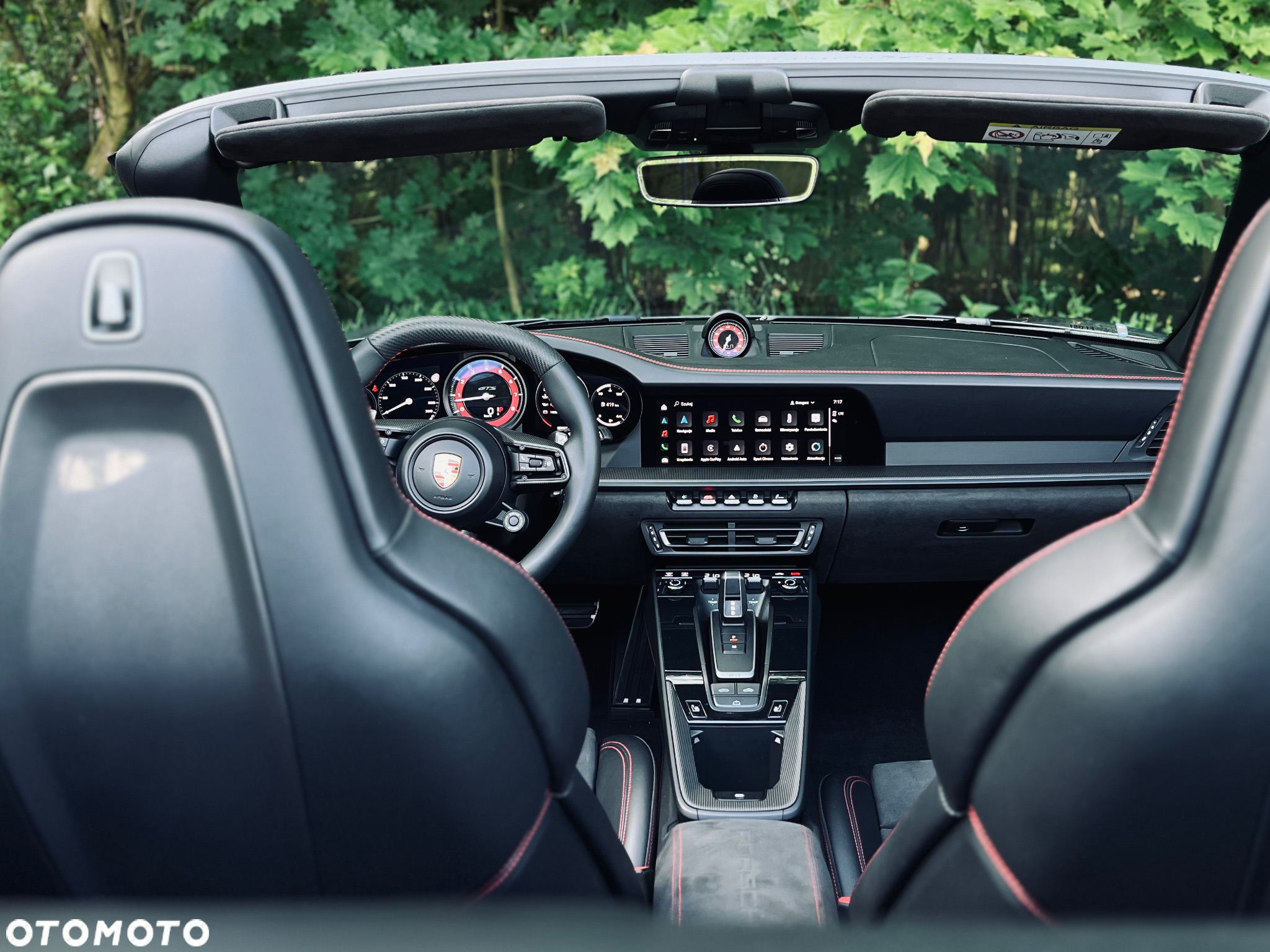 Porsche 911 Carrera 4 GTS Cabrio - 15