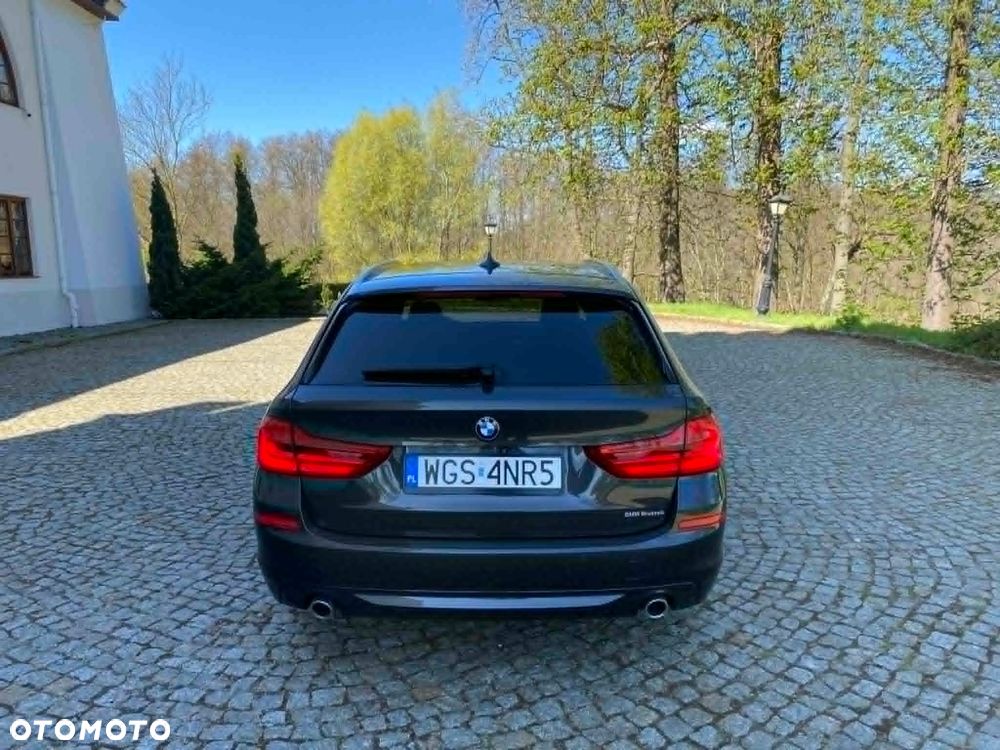 BMW Seria 5 520d Luxury Line - 11