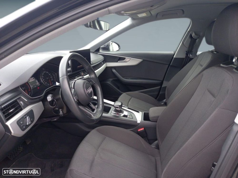 Audi A4 Avant 30 TDI Advanced S tronic - 4