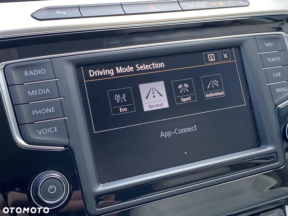 Volkswagen Passat 2.0 TDI BMT Highline DSG - 35