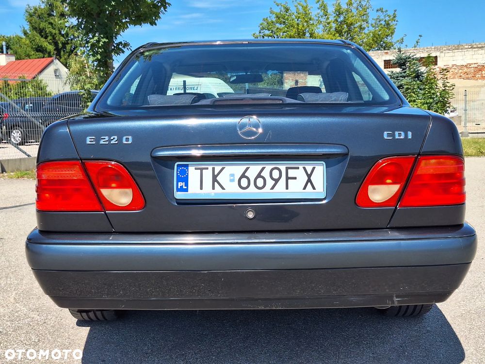 Mercedes-Benz Klasa E - 8