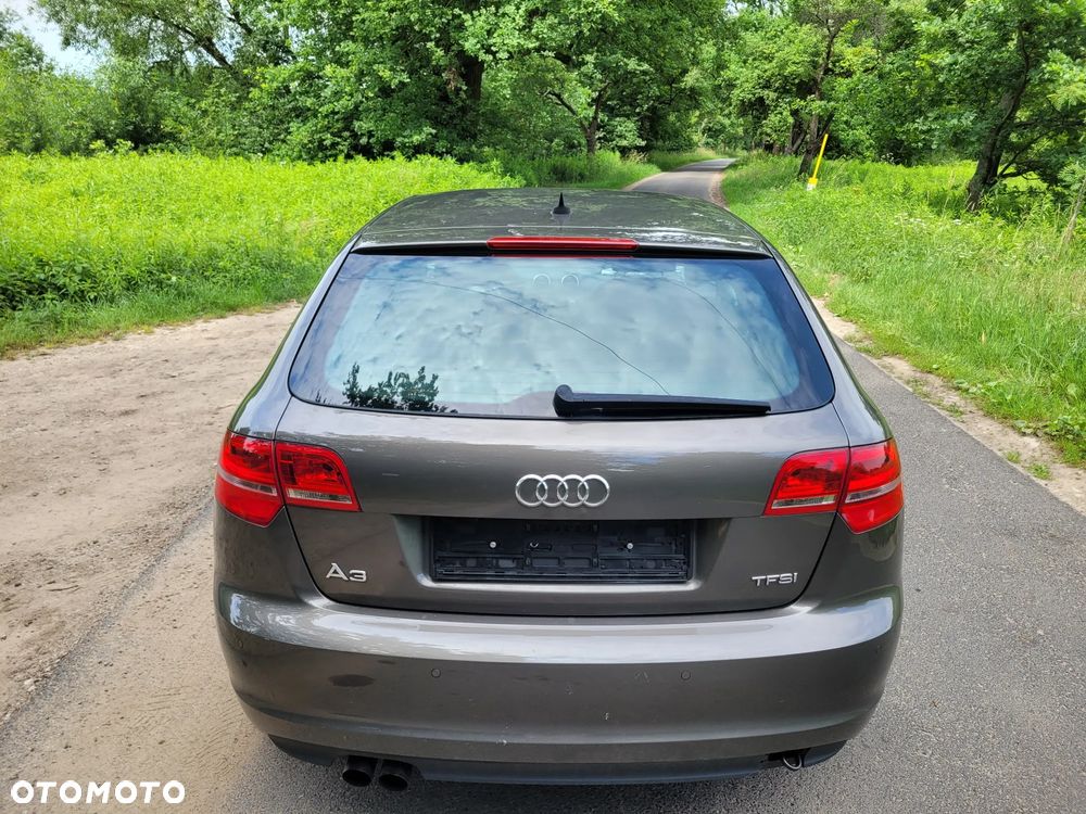 Audi A3 1.8 TFSI Sportback S tronic S line Sportpaket - 2