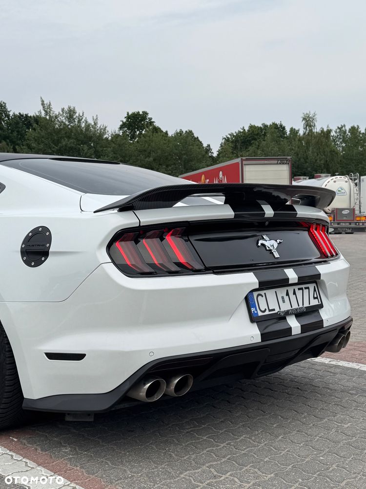 Ford Mustang - 25
