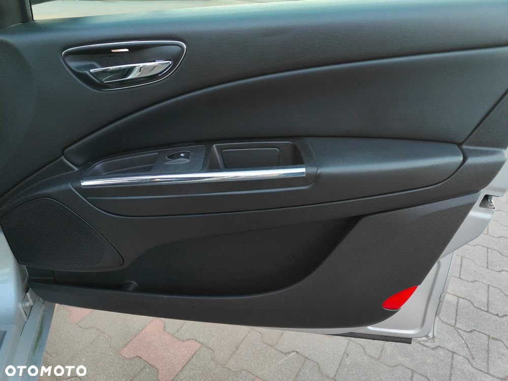 Lancia Delta 1.6 MJ Silver - 25