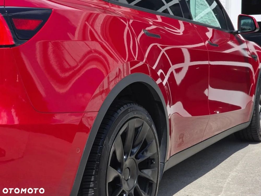 Tesla Model Y - 20