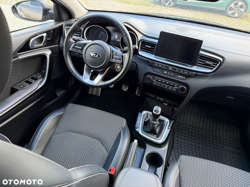 Kia Ceed 1.4 T-GDI L Business Line - 11