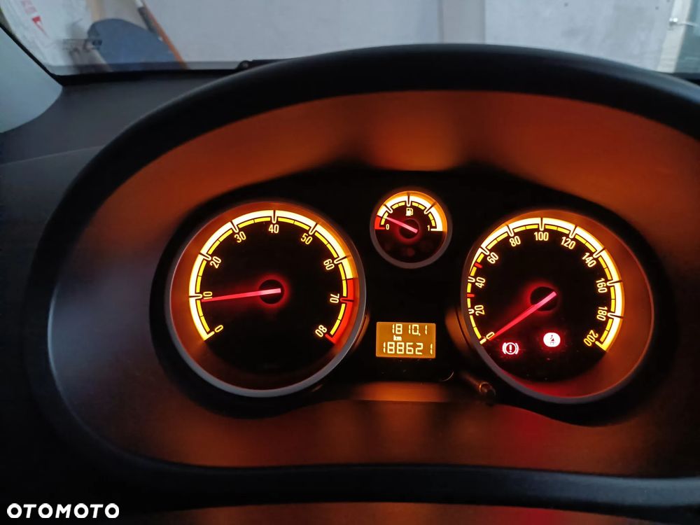 Opel Corsa 1.2 16V Innovation 110 Jahre - 1