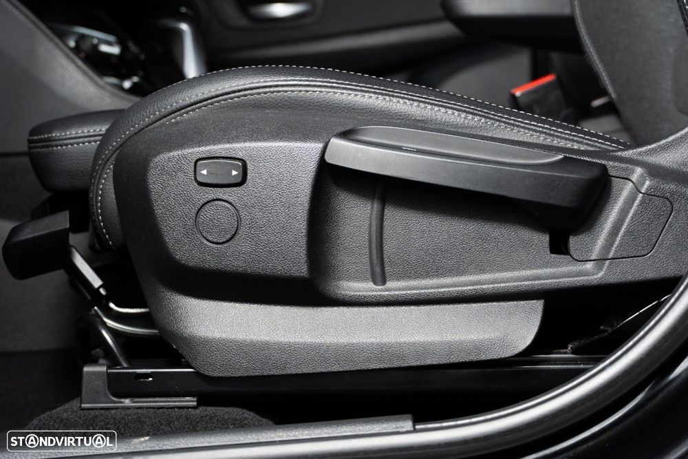 BMW 225xe Active Tourer Line Sport - 36