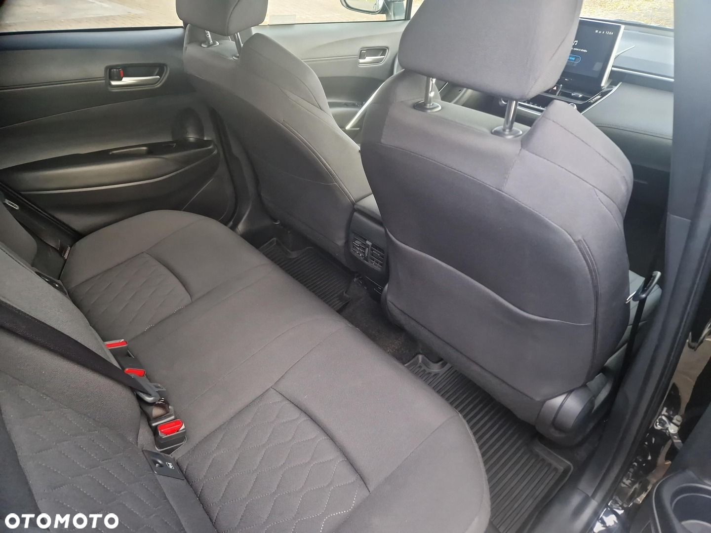 Toyota Corolla Cross - 16