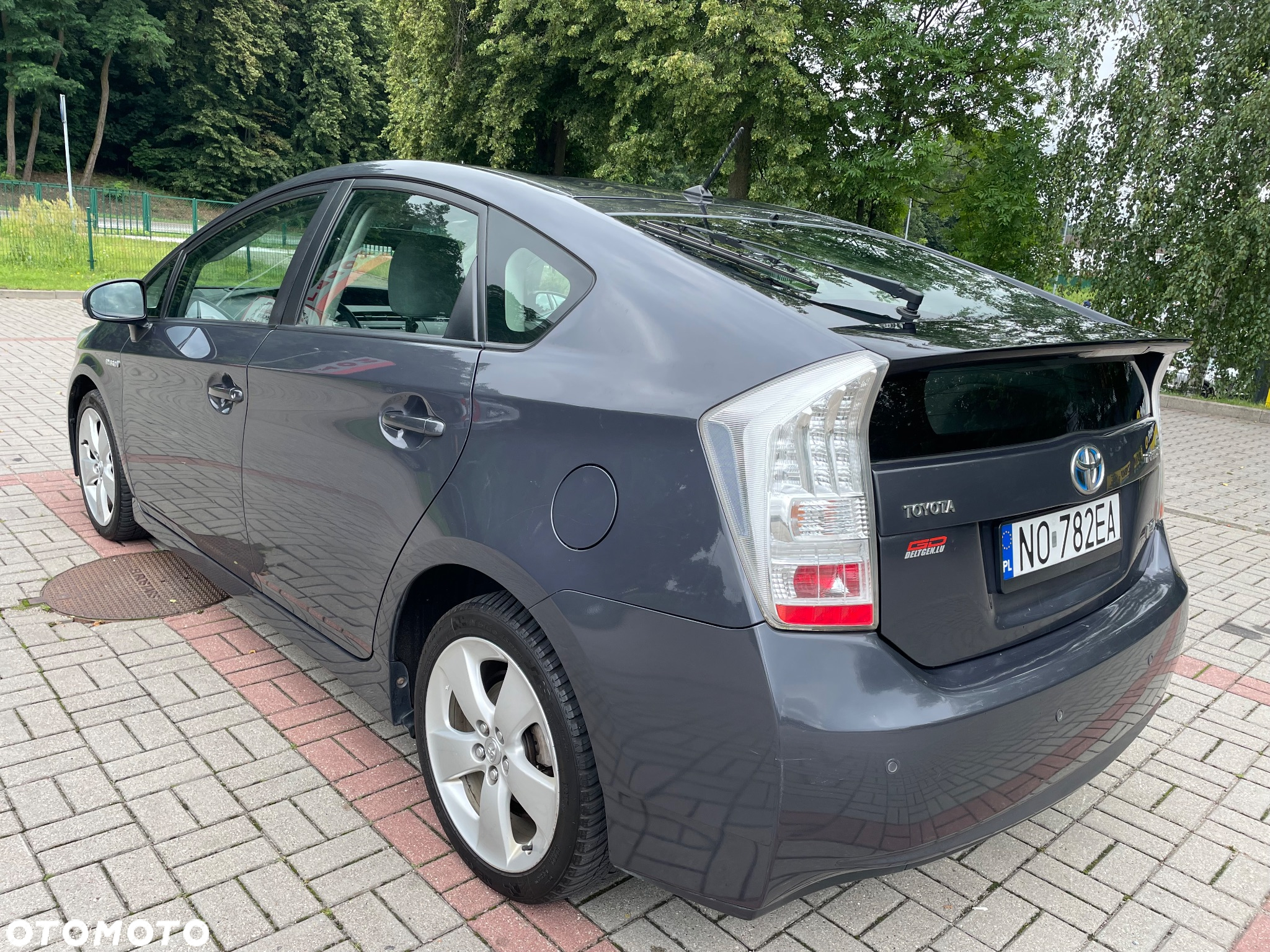 Toyota Prius (Hybrid) Comfort - 3