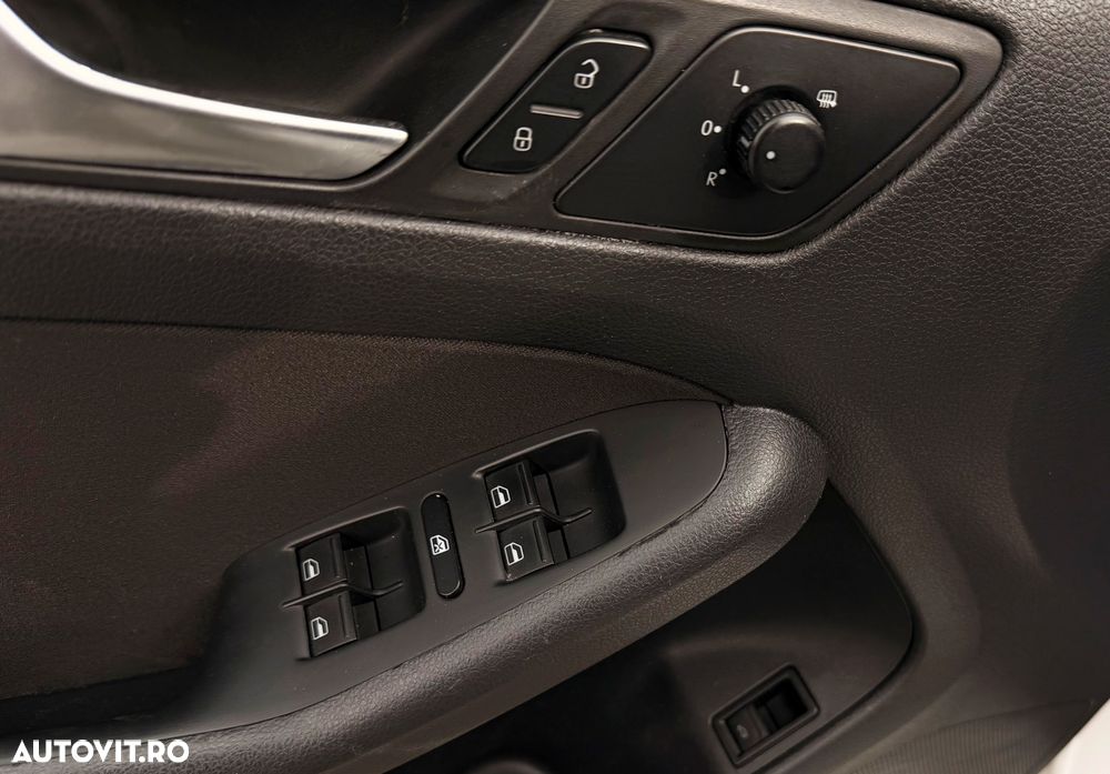 Volkswagen Jetta 1.6 TDI Comfortline - 15