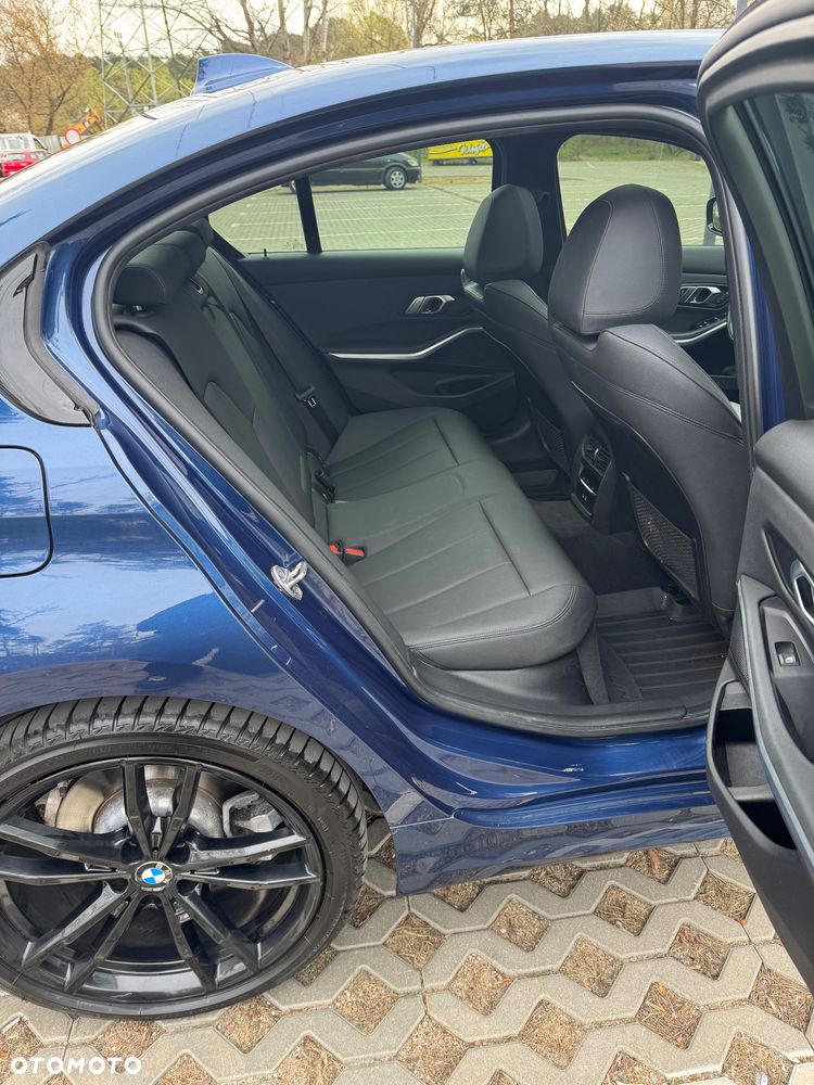 BMW Seria 3 330i xDrive Sport Line - 7