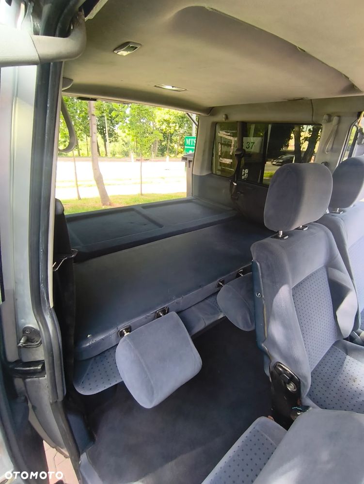 Volkswagen Caravelle Basis / CL - 19